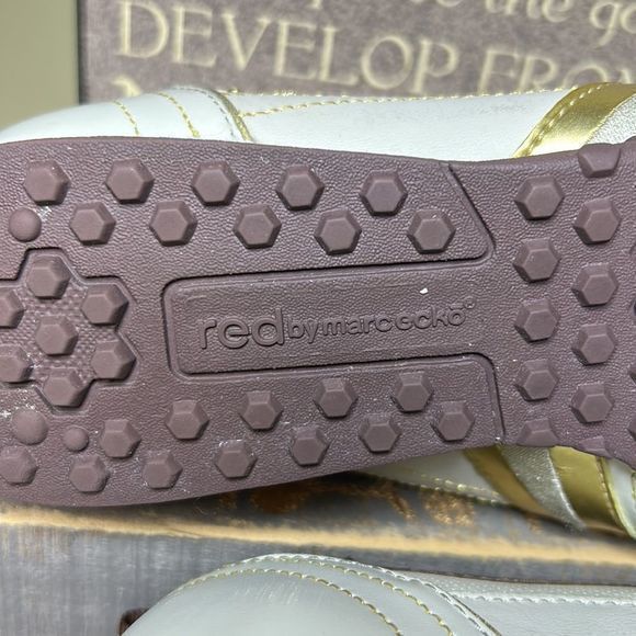 Red by Marc Ecko women’s leather sneakers‎ shoes, size 8.5 - Picture 6 of 10